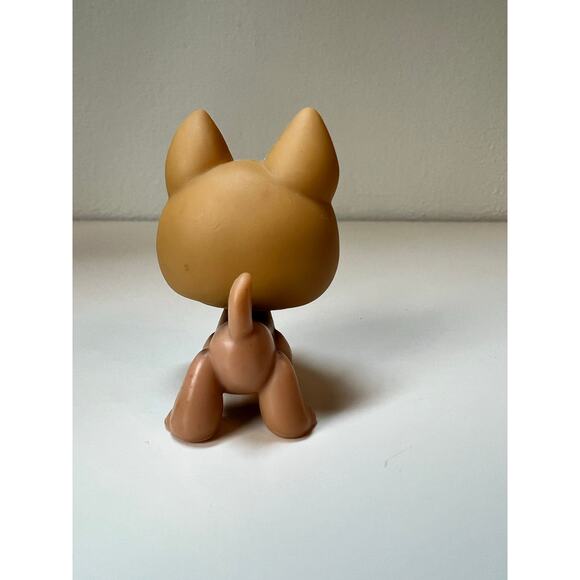 Littlest Pet Shop LPS German Shepherd #61 G2 2004 Red Magnet - Picture 3 of 5